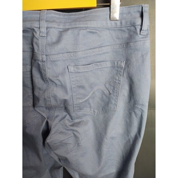 Santana Jeans Women’s Size 16 White New Without Tags Classic Fit Denim - Picture 4 of 7